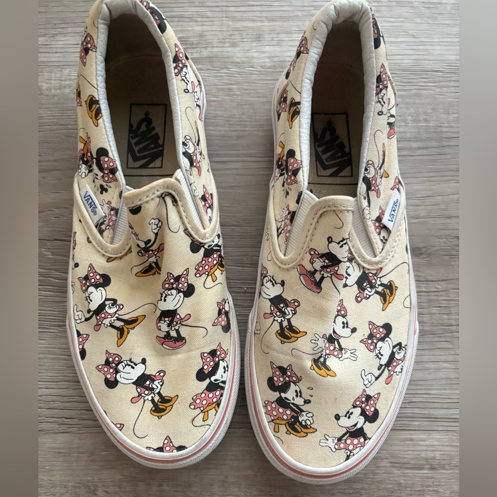 Vans Disney Mini Mouse Cream Slip-On Shoes, woman’s size 6.5